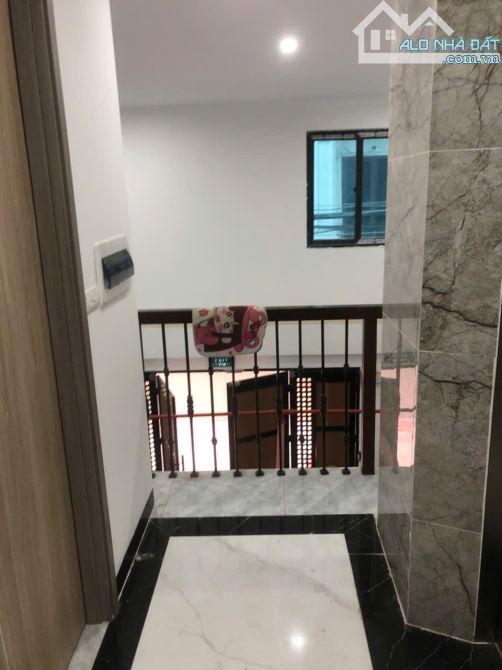 Bán căn hộ DV ngõ 228 Tam Trinh, DT 95/100m, 7 tầng mới, MT 6.5m, 27 tỷ, ngõ oto tránh. - 2
