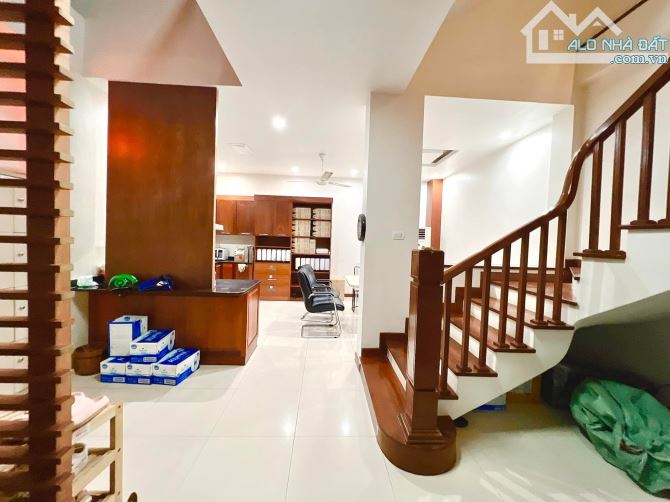 Bán nhà Trung Kính DT 85m2 x 4 tầng, MT 5.5m, Giá 31 tỷ - 2