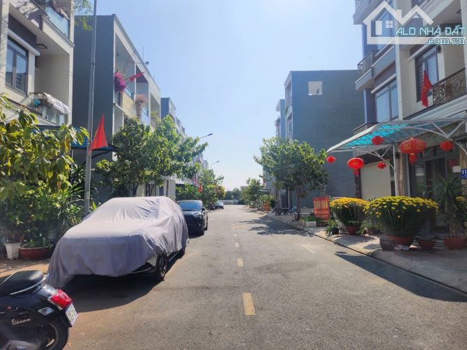 Lo đất phú Hồng thịnh  di an  dt 110m  Tc full lh