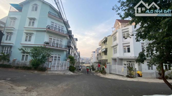 "Cực hiếm" 72m2 KQH Trần Anh Tông, cách hồ Xuân Hương khoảng 2km - 5.7 tỷ - 2
