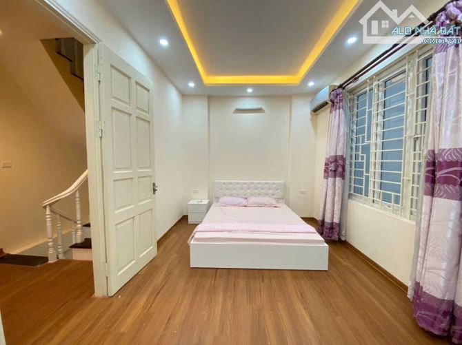 Gấp! Bán nhanh nhà Cầu Giấy- ngõ 79 cầu giấy 30m 5T 6,8tỷ - 2