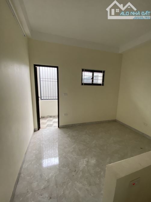 NHÀ MỚI 40M2 – NGÕ NÔNG Ô TÔ ĐỖ GẦN – THUẬN TIỆN ĐI LÀM TRUNG TÂM HÀ NỘI - 2