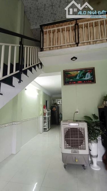 Nhà gác lửng kiên cố kiệt Trần Đình Tri cách biển Nguyễn Tất Thành 50m - 2