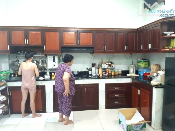 Bán nhà MTKD đường LK 2-5, ngay khu vực Tân Hòa Đông, Bình Tân, DT 109m2, 4 lầu, ngang 5m. - 2
