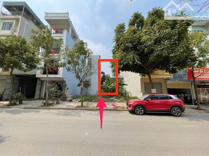 Bán đất dịch vụ Yên Nghĩa, khu D, mặt đường 17m, view biệt thự Nam Cường, 50m2, mt 4m - 2