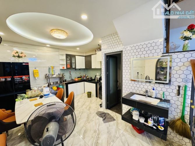 Bán Nhà Ngay Vincom Quang Trung, Gò Vấp, 52m2, 5Tỷ3 - 2