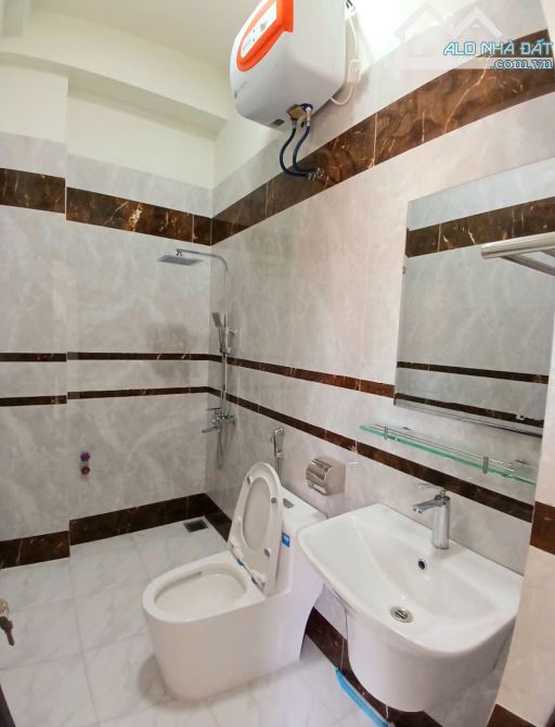 Bán nhà 4 tầng Nguyễn Bỉnh Khiêm, Đằng Giang, Ngô Quyền 50m2, chỉ 3.2 tỷ - 2