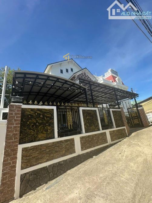 Bán Villa Hẻm ô tô lớn Sổ riêng Mai Anh Đào, Phường 8, Đà Lạt, - 2