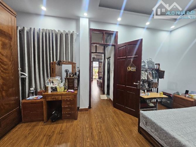Bán nhà mp Bạch Đằng 90m, 3 tầng, mt 7m, giá 23.35tỷ - 2