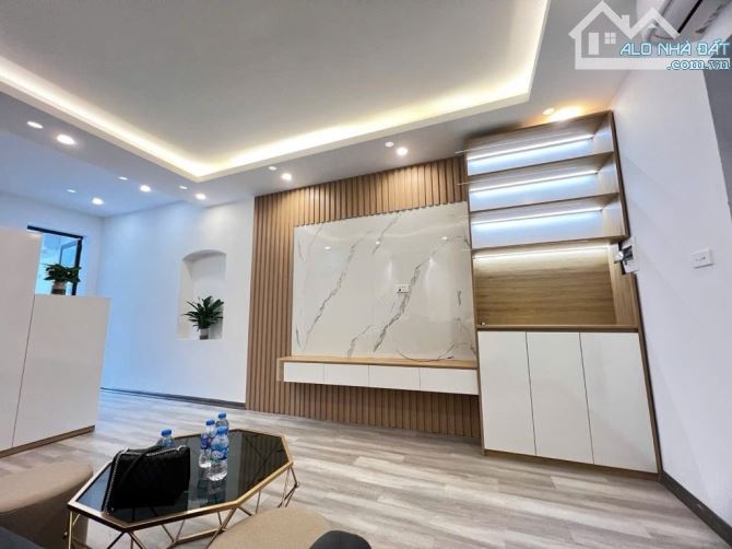 2.9 TỶ SỞ HỮU CĂN HỘ TẬP THỂ PHỐ 8/3, Ô TÔ ĐỖ CẦU CHÂN CẦU THANG - 2