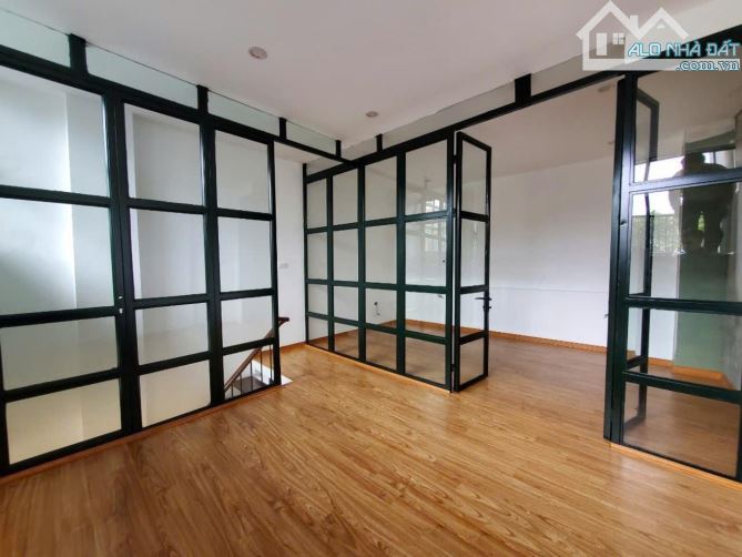 Siêu hiếm, bán nhà 2 tầng Trâu Quỳ, Gia Lâm, 60m - kinh doanh - vỉa hè - nhỉnh 12tỷ thương - 2
