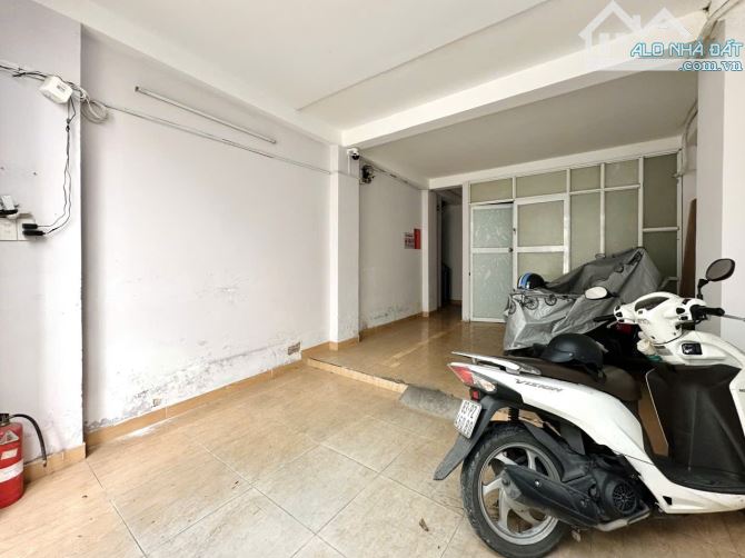 GIÁP Q1 - HẺM Ô TÔ - 46M2 A4 - 5 TẦNG BTCT, 6 PN, VỆ SINH RIÊNG - 7.x TỶ. - 2