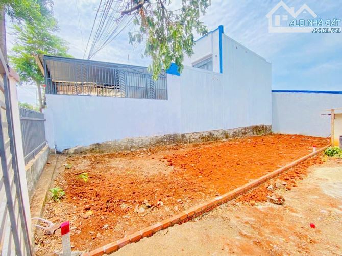 BÁN LÔ ĐẤT MẶT TIỀN ĐƯỜNG A1 THÔN 6 CƯEBUR CÁCH TRỤC CHÍNH 300M - Loctran - 2