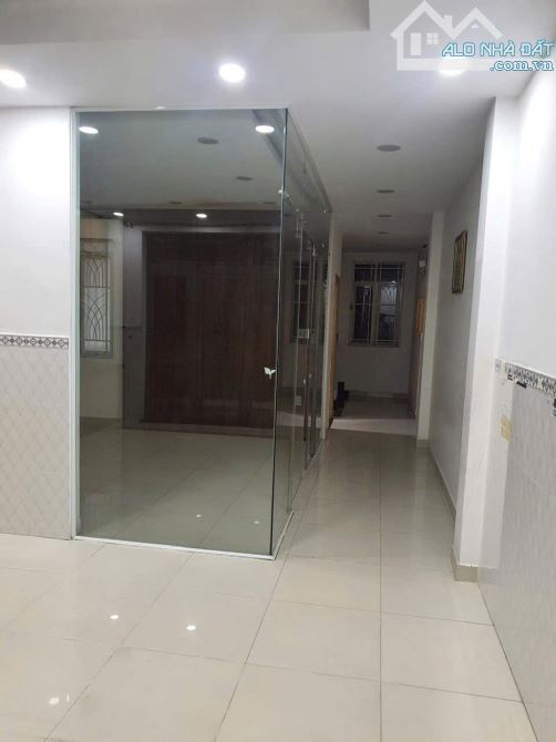 Bán Gấp Nhà Gần Trường Học Dĩ An Vị Trí Đẹp Đường 5m - 2