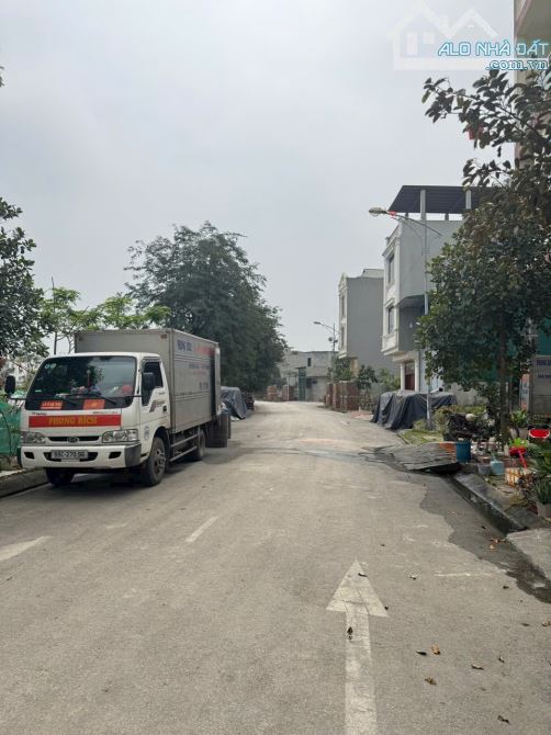 Bán lô đẹp khu 12ha Lim nhìn vườn hoa giai đoạn 2 - 2