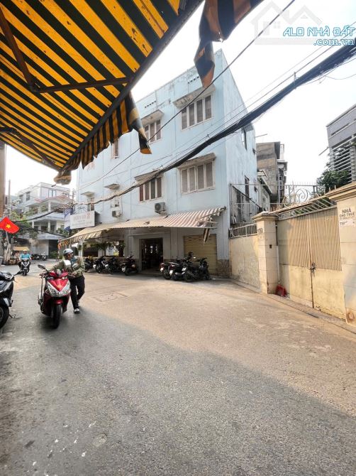 Khuôn đất 230m2 HXH 6m Cộng Hòa, P4, TB. 8,5x28m, 3 tầng cũ. Giá về 36,5 tỷ - 2