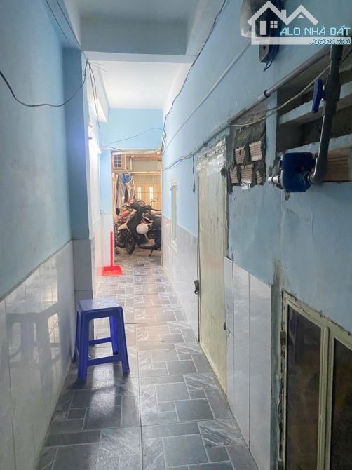 Bán CHDV 3 tầng,  Hẻm thông bàn cờ Bùi Văn Ba, dòng tiền ổn định, Nhỉnh 6 tỷ - 3