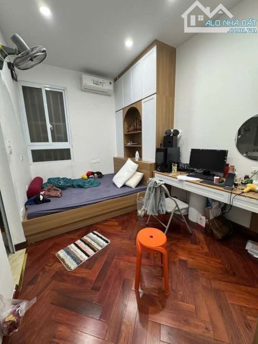 BÁN LÊ ĐẠI HÀNH 22M, 4 TẦNG, 6.39 TỶ, NGÕ KINH DOANH - Ô TÔ ĐỖ CỔNG - SÁT MẶT PHỐ. - 3