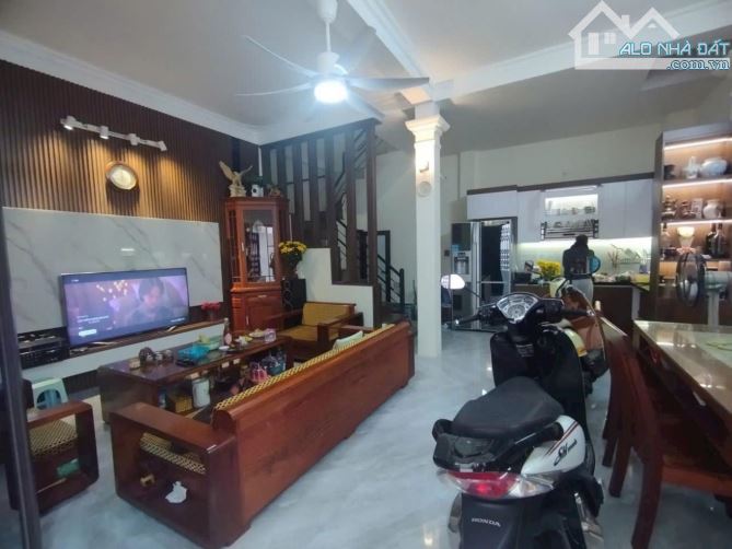BÁN NHÀ ĐẸP BẮC CẦU, NGỌC THỤY 42M NHỈNH HƠN 4 TỶ - 3
