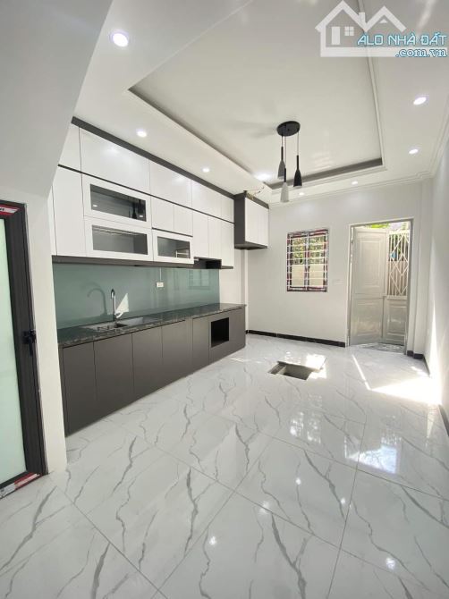 Bán nhà 4 tầng-65m2-đường thông oto,2km đến KĐT Đô Nghĩa-BV Nhi - ĐH Phenika giá 4 tỷ - 3