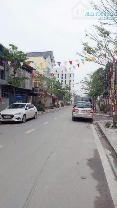 Siêu hiếm, bán nhà 2 tầng Trâu Quỳ, Gia Lâm, 60m - kinh doanh - vỉa hè - nhỉnh 12tỷ thương - 3