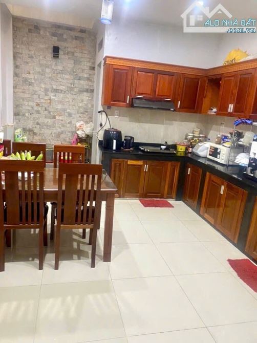 Bán nhà Lê Đức Thọ 72m2- HXH 6m- Khu phân lô- 4 tầng - 8 tỷ - 3