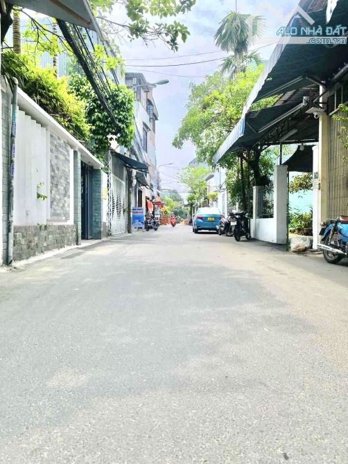 SIÊU PHẨM CÙ CHÍNH LAN –NHÀ 3 TẦNG GẦN CHỢ-FULL NỘI THẤT-DT 72M2 MT 5M- CHỈ 5TY XÍU - 3