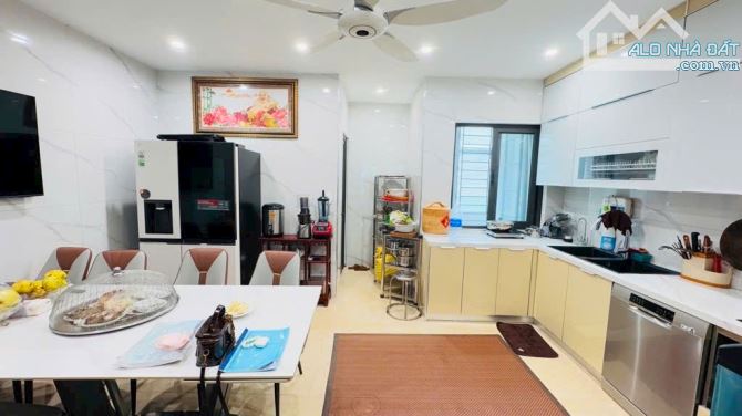 BÁN NHÀ LẠC LONG QUÂN. DT 53m2 SỔ × 6T THANG MÁY × MT4M. PHÂN LÔ 2 Ô TÔ TRÁNH + VỈA HÈ - 2