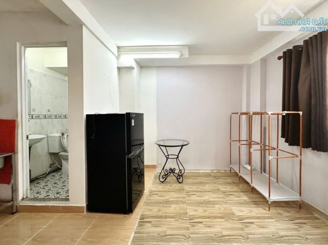 GIÁP Q1 - HẺM Ô TÔ - 46M2 A4 - 5 TẦNG BTCT, 6 PN, VỆ SINH RIÊNG - 7.x TỶ. - 3