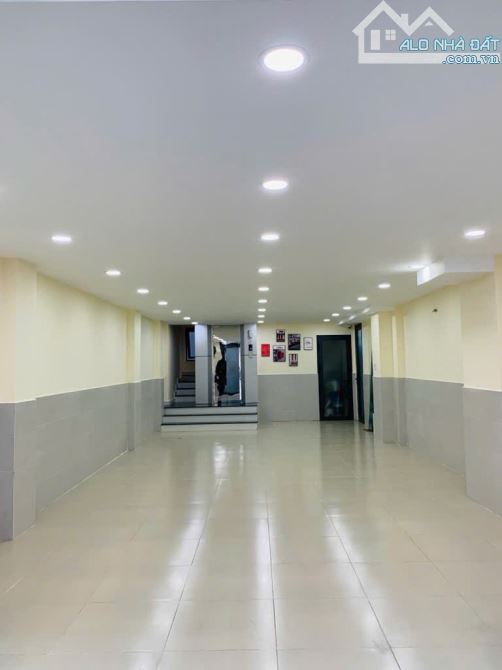 Bán Căn Hộ Dịch Vụ, Cách Mạng Tháng Tám, 82m2, 6 tầng, hẻm Ô TÔ 6m, dòng tiền 110 triệu - 3