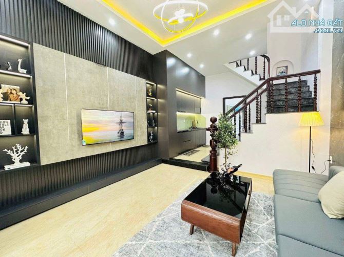 Bán Nhà Minh Khai - Nhà Dân Xây Đep Chắc Chắn, 3 Gác Chạy Quanh Nhà, Ngõ Thông Ô Tô Thông - 3