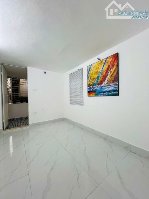 GIA ĐÌNH CẦN BÁN NHÀ TRONG NGÕ 2 MẶT THOÁNG CÁT LINH -ĐỐNG ĐA 5 TẦNG - 4