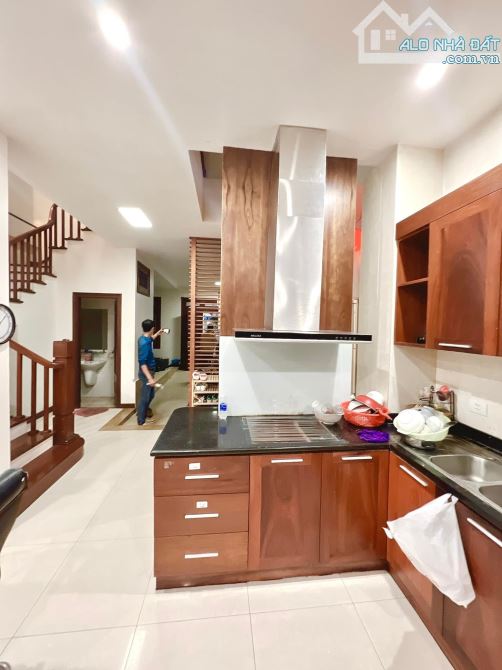 Bán nhà Trung Kính DT 85m2 x 4 tầng, MT 5.5m, Giá 31 tỷ - 4