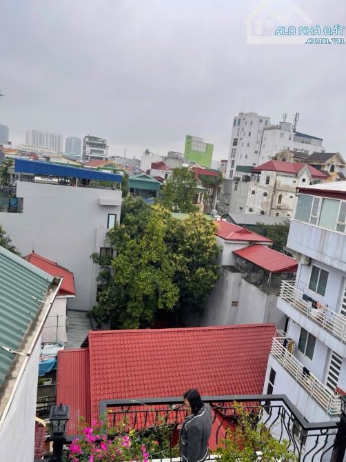 Bán nhà  5 tầng lô góc phố nguyễn văn cừ sẵn ở 5p sang nội thành - 4