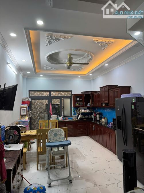 Siêu vị trí! Mặt tiền Phan Văn Trị, P5 ngay Emart - Nhà 2 tầng DT 4x25, có hẻm sau - 4