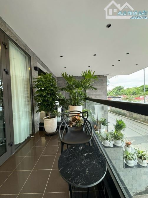 BÁN CĂN HỘ DỊCH VỤ PHỐ TRÍCH SÀI, TÂY HỒ. 110M2 8 TẦNG -MT 7M GIÁ 32 TỶ- GÀ ĐẺ CHỨNG VÀNG - 4