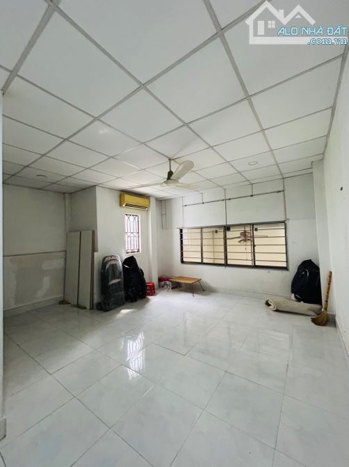 Nhà đẹp hẻm xe hơi - sổ vuông vức - giá chỉ 3,8 tỷ - 4