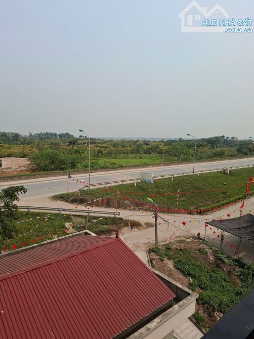 CỰC PHẨM LIÊN MẠC - 35M2 - 5TY9 - THANG MÁY - VIEW SÔNG HỒNG - ĐƯỜNG 5M Ô TÔ TRÁNH ĐỖ - 5