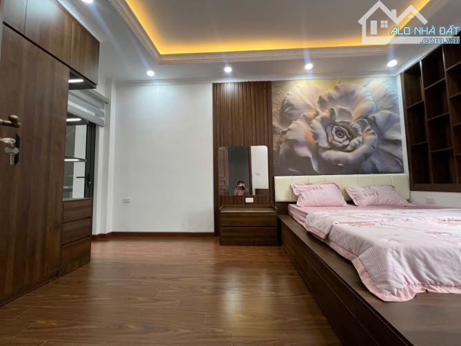 Bán Nhà 6 tầng Cầu Giấy đẹp như mơ – Cách ô tô 10m – Gần hồ  – Full nội thất - 8.65 tỷ - 5