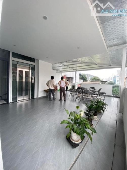 🌟 Bán Biệt Thự Lô Góc Mặt Ngõ Hoàng Cầu, Đống Đa - 100m² - 5 Tầng - MT 18m - Giá 55 tỷ - 5