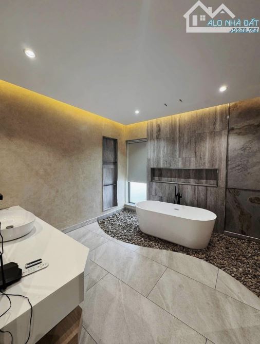 VILLA HIỆN ĐẠI MẶT TIỀN ĐƯỜNG THI SÁCH, P6 – TRUNG TÂM ĐÀ LẠT -19.5 Tỷ - 5
