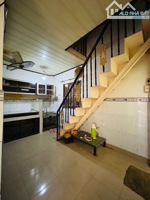 Nhà đẹp hẻm xe hơi - sổ vuông vức - giá chỉ 3,8 tỷ - 5