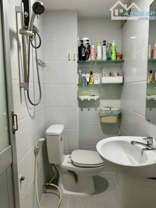 Lê Đình Thám Tân Phú 20m2 3 tầng giá nhỉnh 3 tỷ - 5