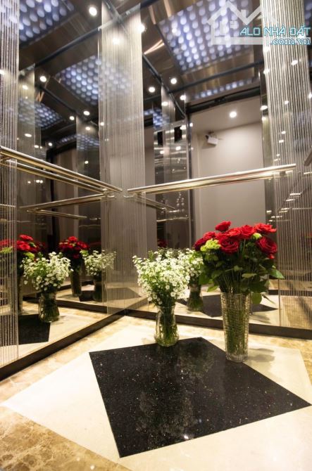 KHÁCH SẠN 5 TẦNG HOÀNCÔNG 420M2 SÀN CÓ THANG MÁY NGAY TRUNG TÂM CÁCH CHỢ ĐÀ LẠT 750M 17 TỶ - 6