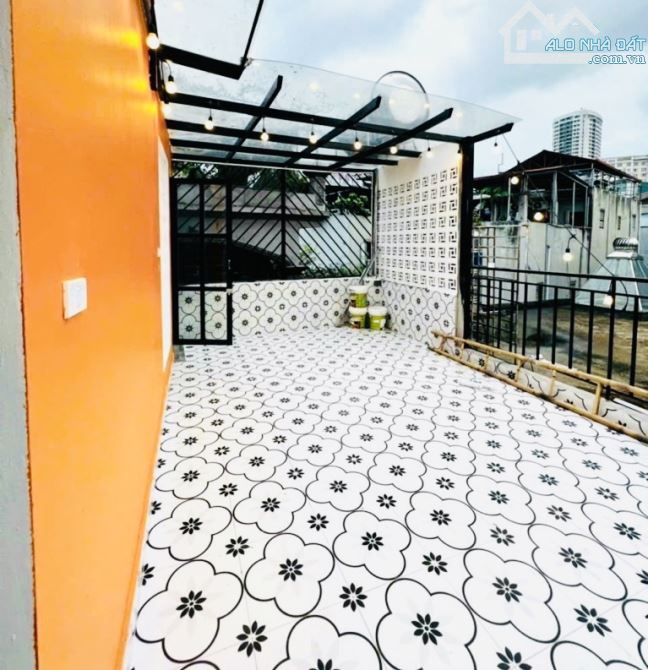 Xuân Thuỷ -Đối Diện HV Báo Chí -Dân Xây Chắc Chắn 5 Tầng DT 40m.Mặt Tiền Rộng 6m. 9,1 Tỷ - 6