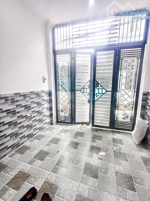 NHÀ ĐẸP 3 TẦNG LUNG LINH, XE HƠI TẬN CỬA, KẾ BÊN QUẬN 7, NHỈNH 3 TỶ - 6