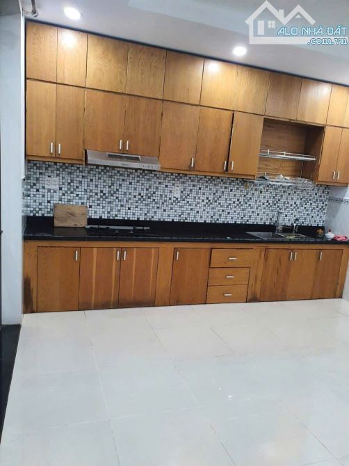 Bán Gấp Nhà Gần Trường Học Dĩ An Vị Trí Đẹp Đường 5m - 6
