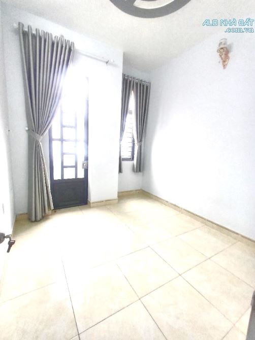 NHÀ ĐẸP 3 TẦNG LUNG LINH, XE HƠI TẬN CỬA, KẾ BÊN QUẬN 7, NHỈNH 3 TỶ - 7
