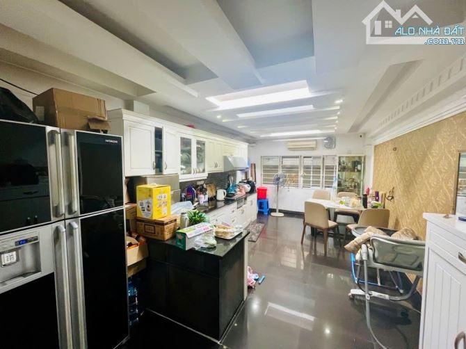 [Ngõ thông, Lô góc, Giảm 1.1 tỷ] Nhà Tân Mai 36m2 x 6 tầng giá 6.x tỷ CHÍNH CHỦ bán gấp Di - 8