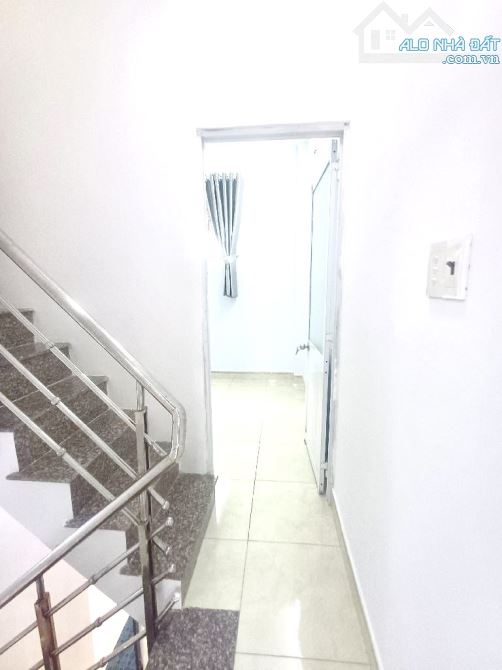 NHÀ ĐẸP 3 TẦNG LUNG LINH, XE HƠI TẬN CỬA, KẾ BÊN QUẬN 7, NHỈNH 3 TỶ - 9